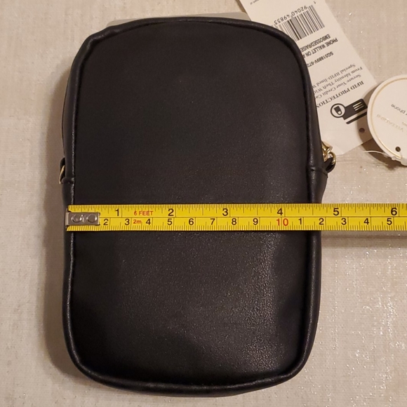 New Adrienne Vittadini phone wallet on a string, Crossbody - Picture 8 of 8